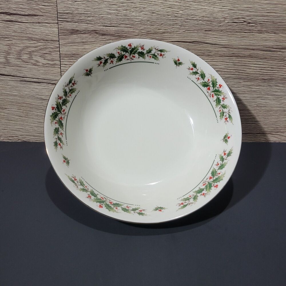 Yuletide Holly Christmas Large Soup Rim Bowl 9 1/4" Japan